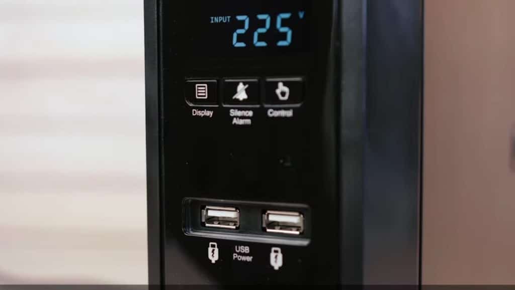 CyberPower CP1500 UPS Review 8 Front USB