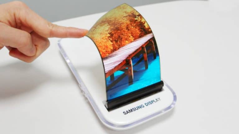 Read more about the article AMOLED Display Explained