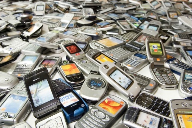 Read more about the article The Worst Phones Ever Made (List)
