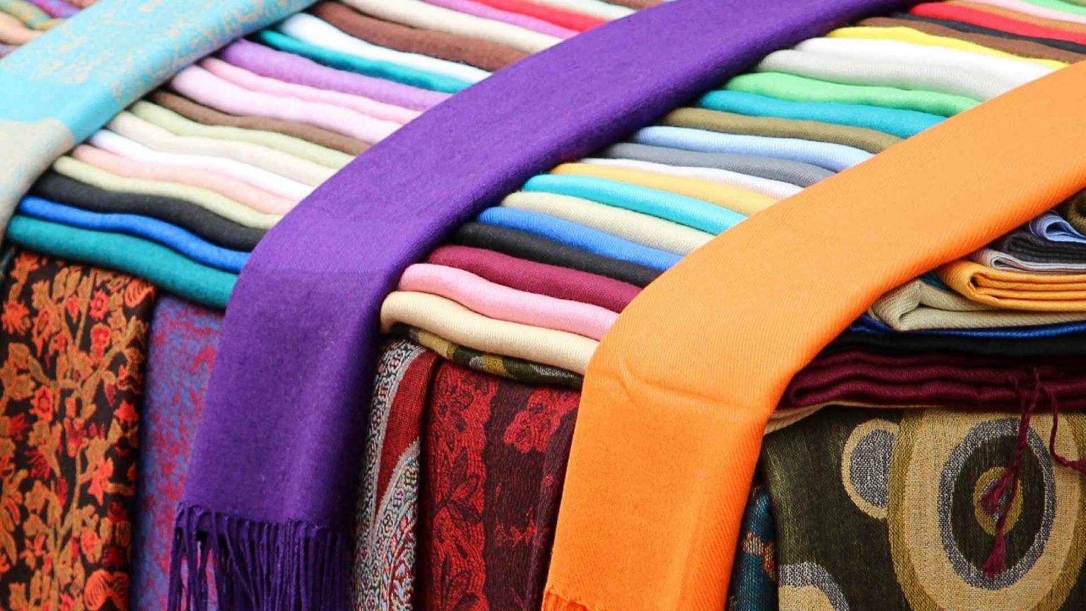 Natural skinfriendly materials [List]