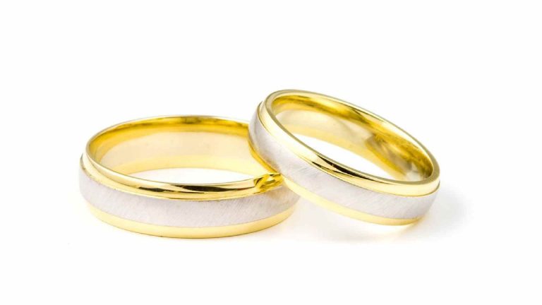 Read more about the article Why People Still Wear Wedding Rings Today