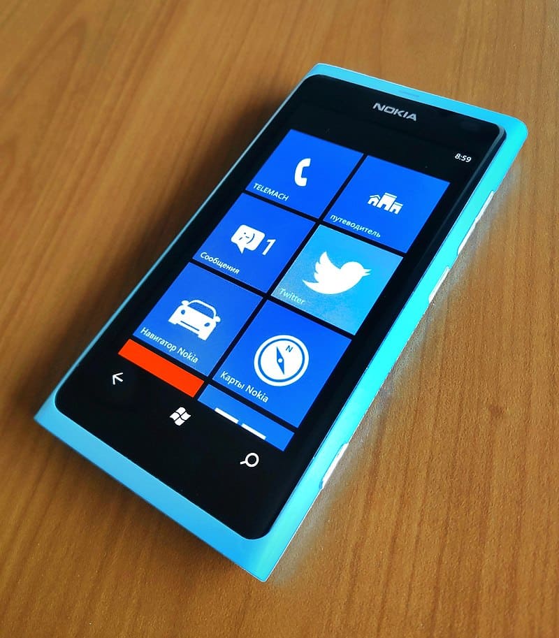 Nokia Lumia 800 Review 6 Nokia Lumia 800 Review 5
