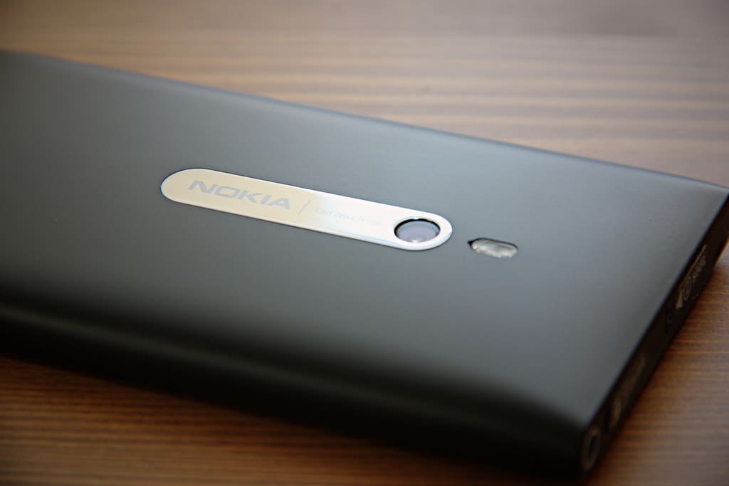 Nokia Lumia 800 Review 9 Nokia Lumia 800 Review 8