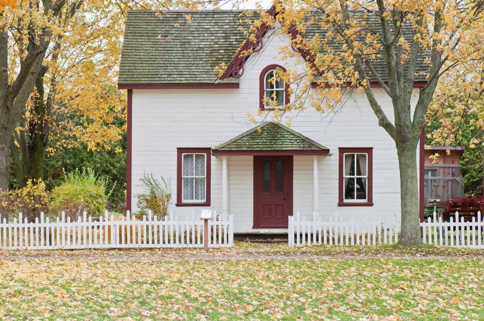 You are currently viewing What First-Time Homebuyers Need to Know Before Purchasing a Fixer-Upper